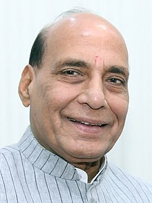विमानवाहक पोत विक्रांत पर योगासन करेंगे राजनाथ