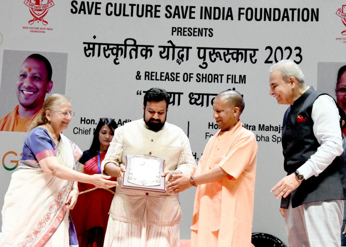 कोलकाता में रिक्शा चला रहे हैं औरंगजेब के वंशज: याेगी