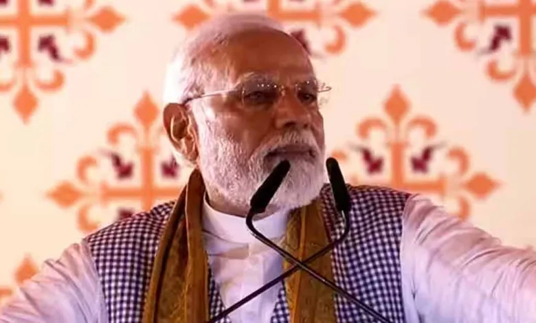 भारतीय रेलवे विनिर्माण क्षेत्र में पहंच रहा है नयी ऊंचाईयों पर: मोदी