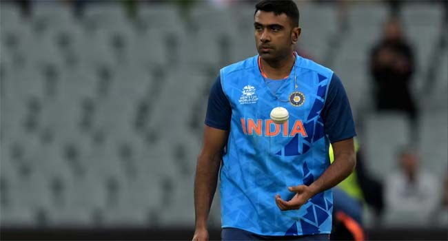 चोटिल अक्षर के स्थान पर अश्विन भारतीय टीम में शामिल