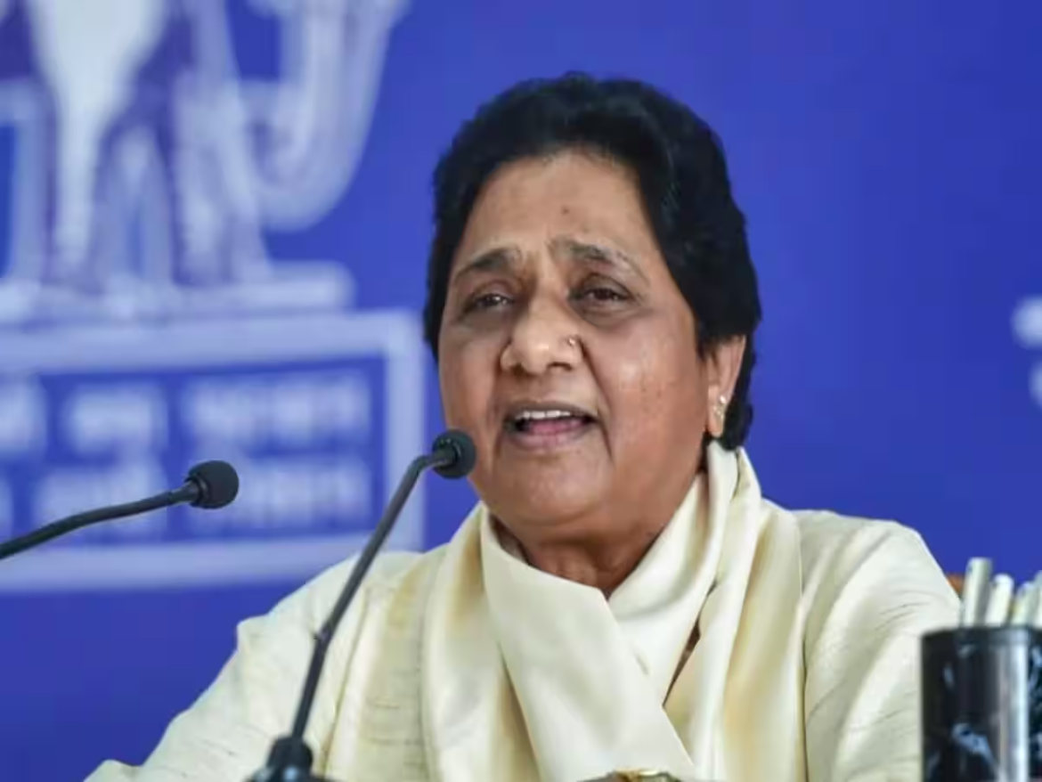 भारत , इंडिया गरिमामय संवैधानिक नाम हैं , छेड़छाड़ न्यायसंगत नहीं : मायावती
