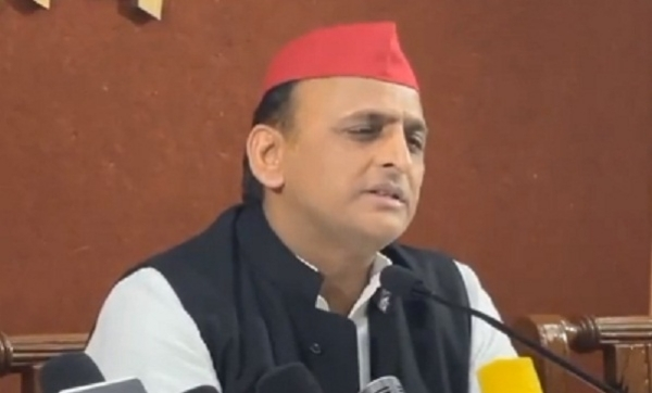 दावे बड़े मगर हकीकत में न डाक्टर और न ही दवायें: अखिलेश