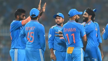 टीम इंडिया ने कोहली को दिया ‘विराट’ बर्थ डे गिफ्ट