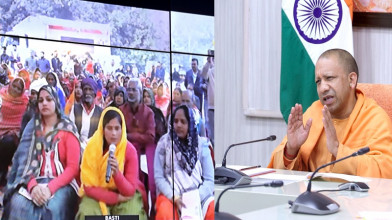 गरीबों के हक पर डकैती डालने वालों को जाति दिखाई पड़ती है: योगी