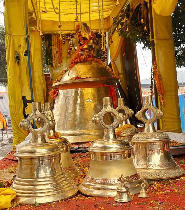 जलेसर के रामभक्तों ने श्रीरामजन्मभूमि तीर्थ क्षेत्र ट्रस्ट को सौंपा 24 कुंतल का घंटा