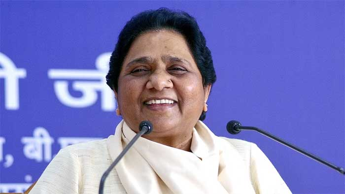 सपा का दलित विरोधी चरित्र बदलने का किया था प्रयास: मायावती