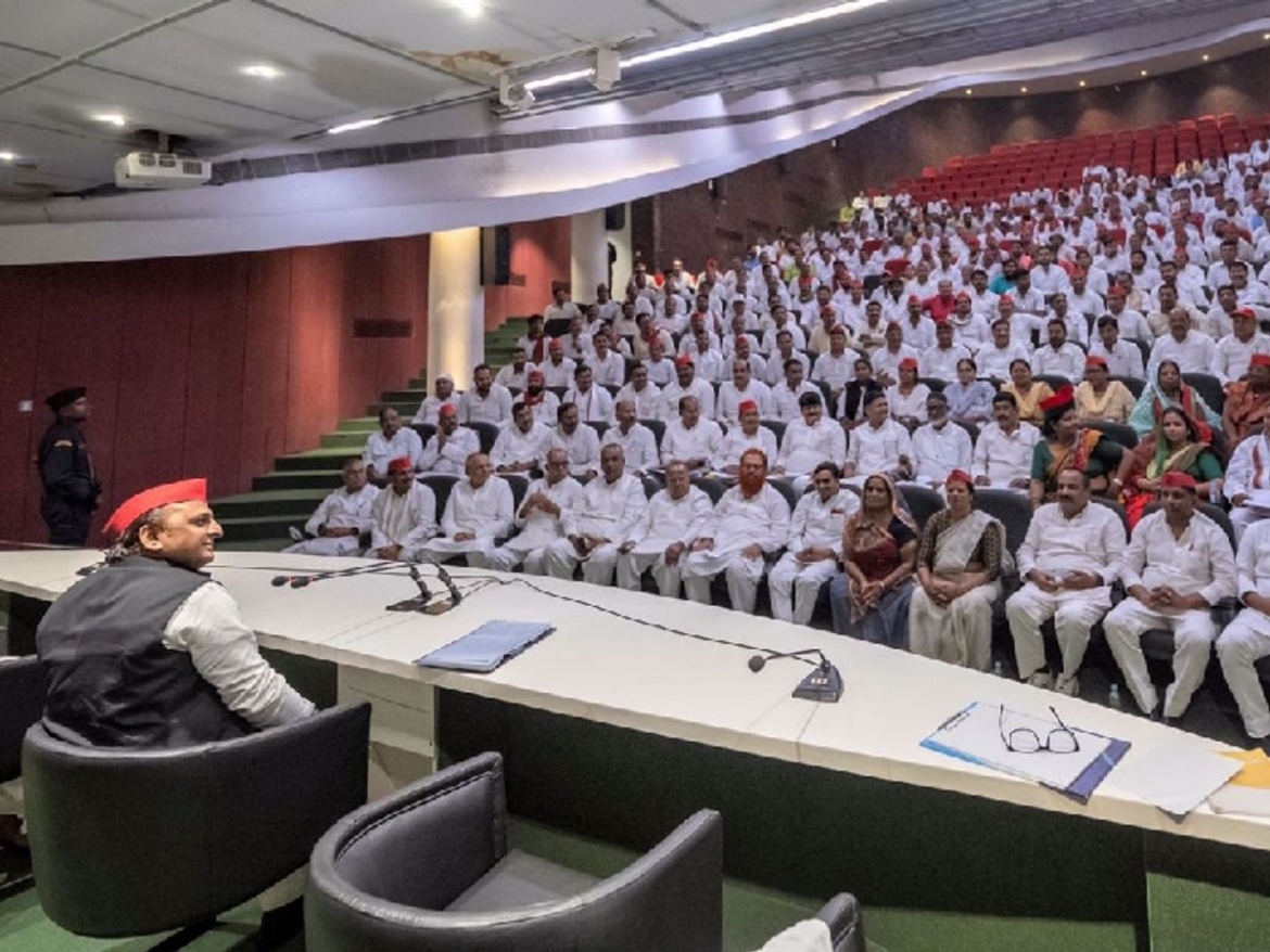 आने वाली पीढ़ी का भविष्य तय करेगा लोकसभा चुनाव: अखिलेश