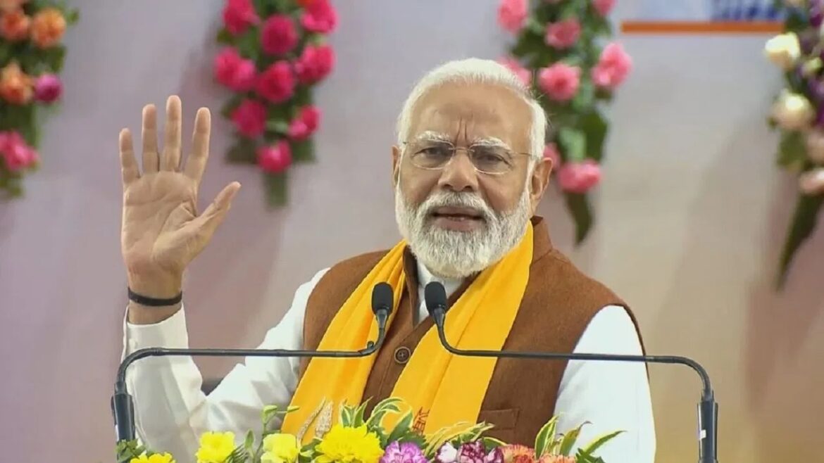 परिवारवादी दल दलित,पिछड़ों को आगे नहीं बढ़ना देना चाहते : मोदी