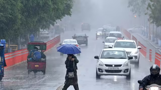 पश्चिमी हिमालयी क्षेत्र में 26 फरवरी तक तूफान और भारी बारिश के आसार