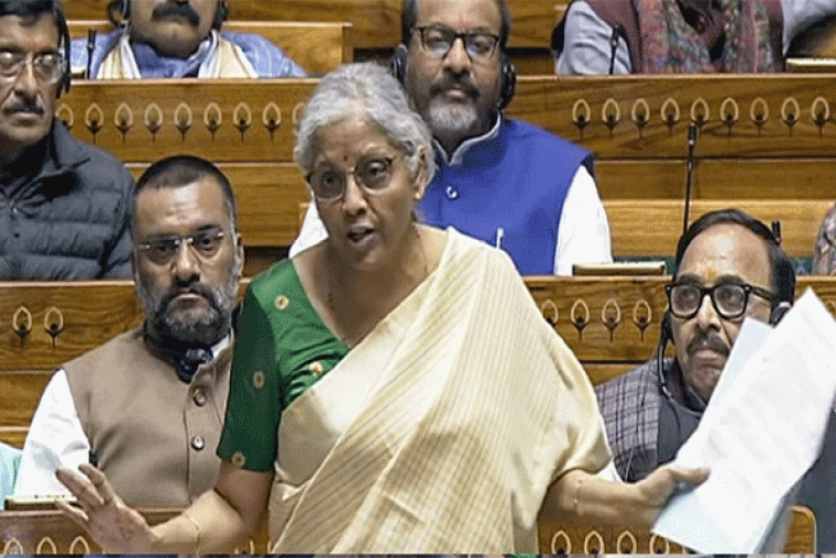 संप्रग सरकार रह जाती तो ईश्वर ही जाने देश का क्या होता: सीतारमण