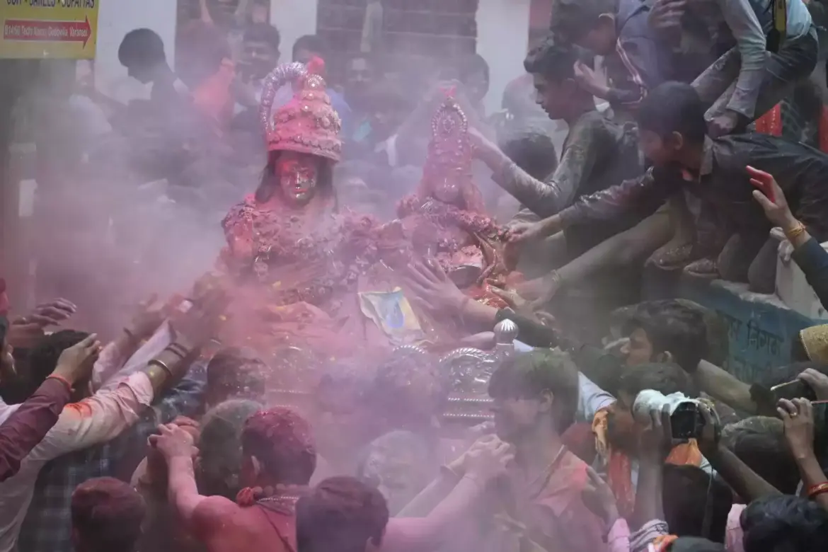रंगभरी एकादशी पर निकली मां गौरा की पालकी