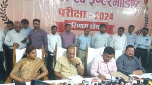 यूपी बोर्ड की परीक्षा में सीतापुर के परीक्षार्थियों का दबदबा