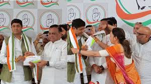 कांग्रेस के हुये शामिल उज्जवल रमण, प्रयागराज से टिकट मिलने की आस