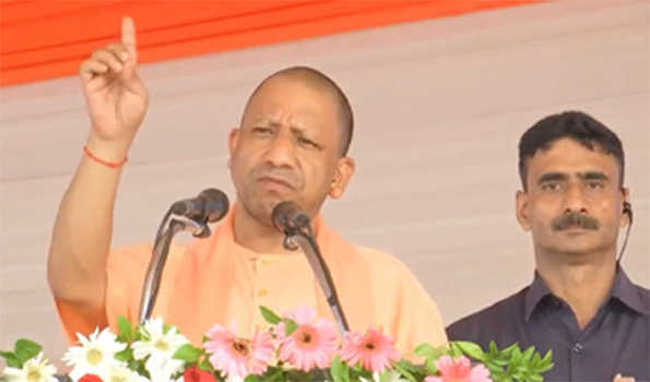 योगी ने दो महीनों में किये 204 चुनावी कार्यक्रम