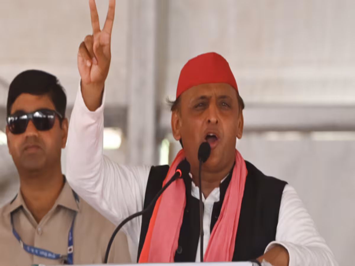 जनता लड़ रही है भाजपा से चुनाव : अखिलेश