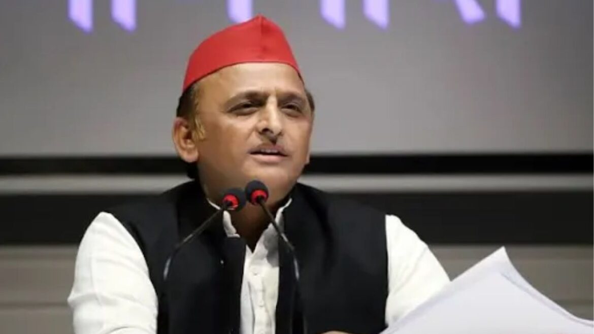परीक्षाओं में धांधली से युवा के साथ साथ परिजन भी हो रहे हैं प्रभावित: अखिलेश