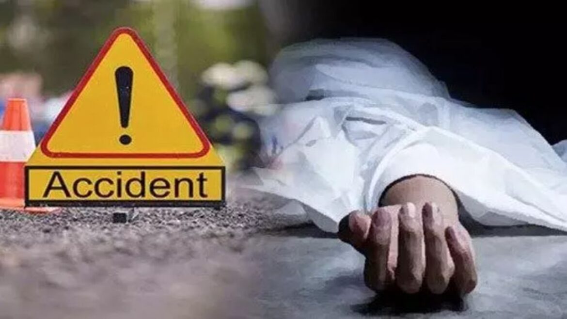 एटा सड़क हादसे में तीन श्रद्धालुओं की मौत, दो घायल