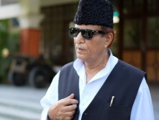 वोटरों को प्रभावित करने के आरोप से आजम दोषमुक्त