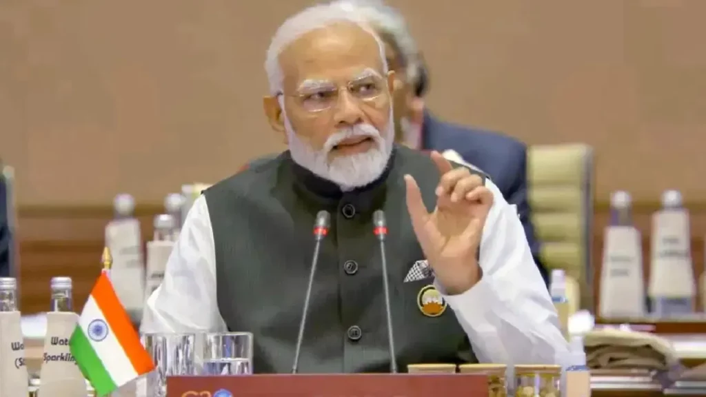 देश की संस्कृति को गौरव के साथ आगे बढायें विदेश सेवा के अधिकारी : मोदी