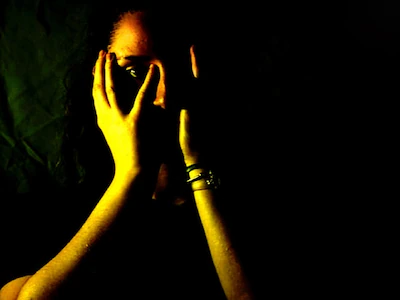 आगरा में इंजीनियरिंग छात्रा से चलती कार में दुष्कर्म