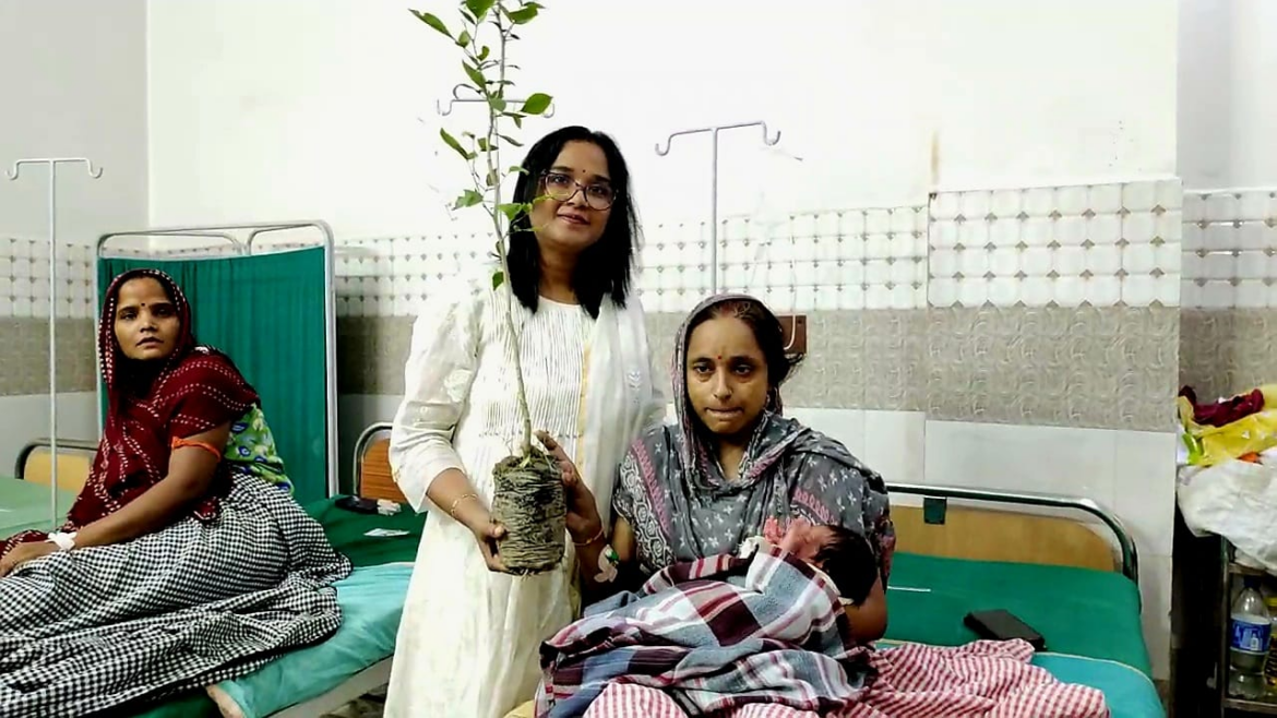 पर्यावरण की अनूठी मुहिम से चर्चा में है इटावा की महिला डाक्टर