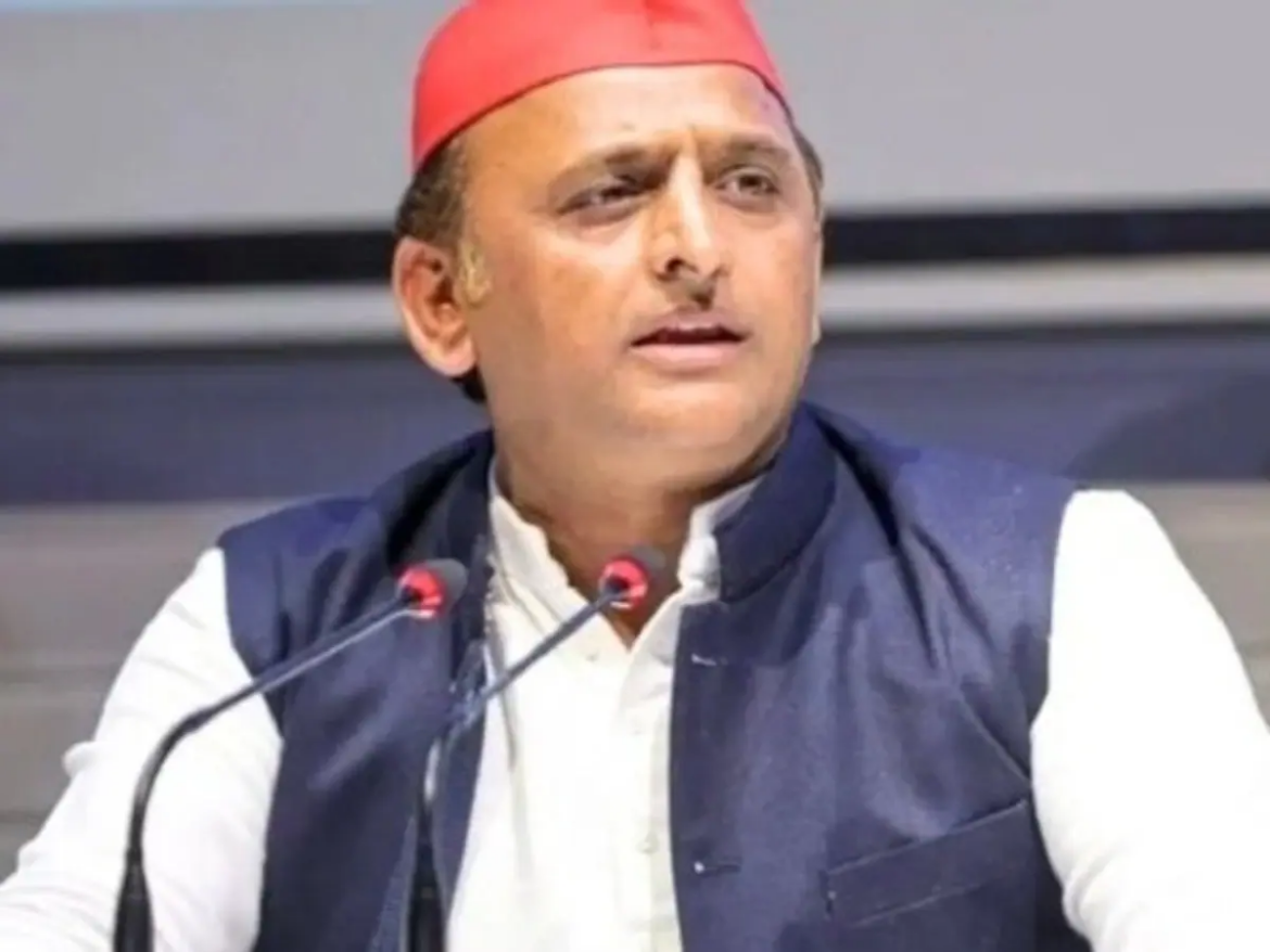 बाढ़ पीड़ितों की मदद नहीं कर रही है योगी सरकार: अखिलेश