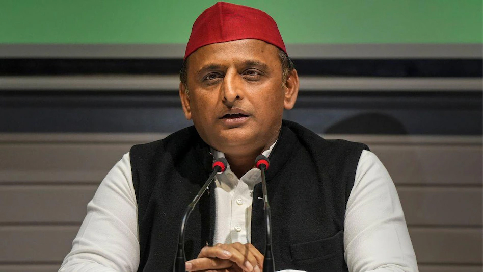 अयोध्या में चल रही है जमीन की लूट घसोट: अखिलेश