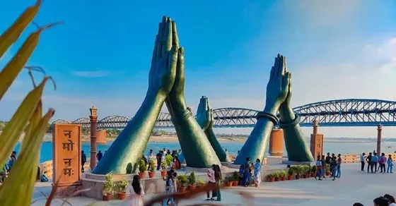 वाराणसी से दीनदयाल उपाध्याय जंक्शन तक रेलमार्ग पर गंगा नदी पर रेल सह सड़क पुल को मंजूरी