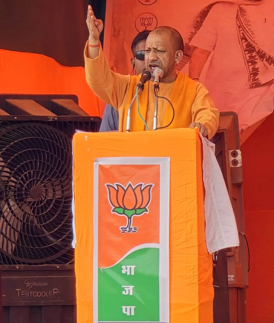 बांग्लादेशी घुसपैठियों, रोहिंग्या की हितैषी है कांग्रेस, राजद व झामुमोः योगी 
