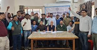 68 हजार विद्युत कर्मचारियों पर लटकी छटनी की तलवार : दुबे