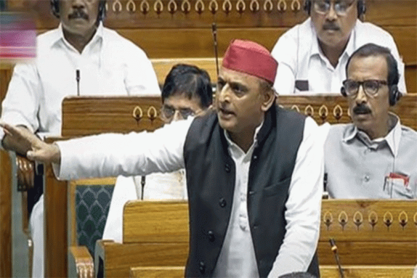 संविधान सभी वर्गों की प्राणवायु, तानाशाही का नहीं देता अधिकार : अखिलेश