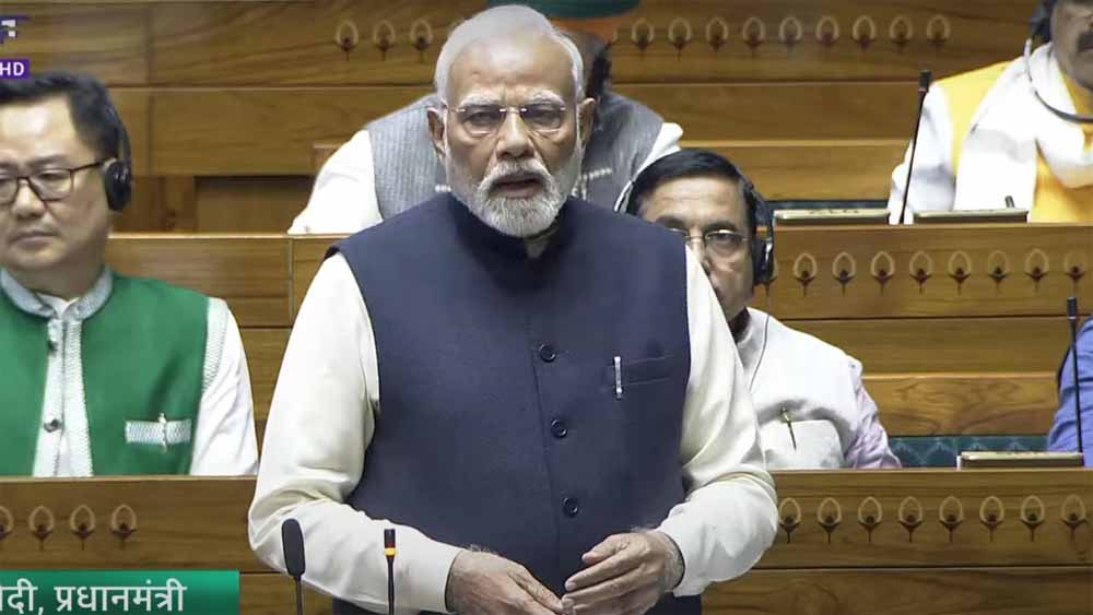 कांग्रेस के ‘एक परिवार’ ने संविधान को चोट पर चोट पहुंचायी : मोदी