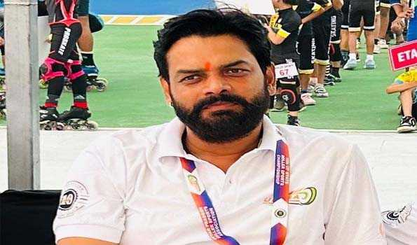 नेशनल स्केटिंग चैंपियनशिप के रेफरी बने इटावा के नरेश भदौरिया