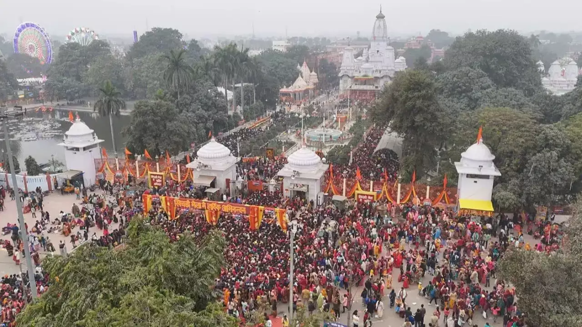 15 लाख से अधिक श्रद्धालुओं ने चढ़ाई बाबा गोरखनाथ को खिचड़ी
