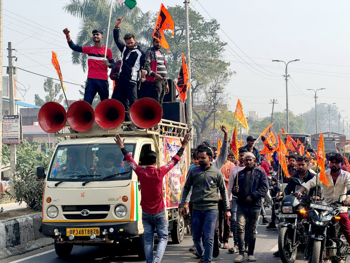 रामलला की प्राण प्रतिष्ठा की पहली वर्षगांठ पर अयोध्या में निकली शोभा यात्रा