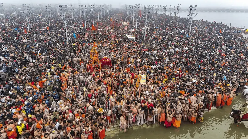 महाकुम्भ के दौरान संगम में डुबकी लगाने वालों का आंकड़ा 10 करोड़ के पार