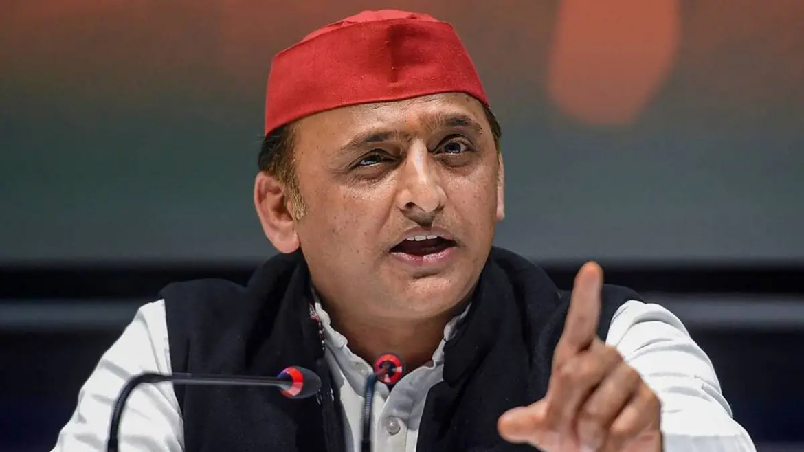झूठ और लूट भाजपा सरकार की नीति : अखिलेश