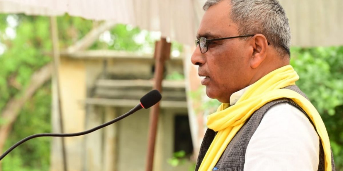 समाजवादी पार्टी में दलित पिछड़ों की स्थिति झंडा ढोने,दरी बिछाने और वोट देने तक सीमित: राजभर