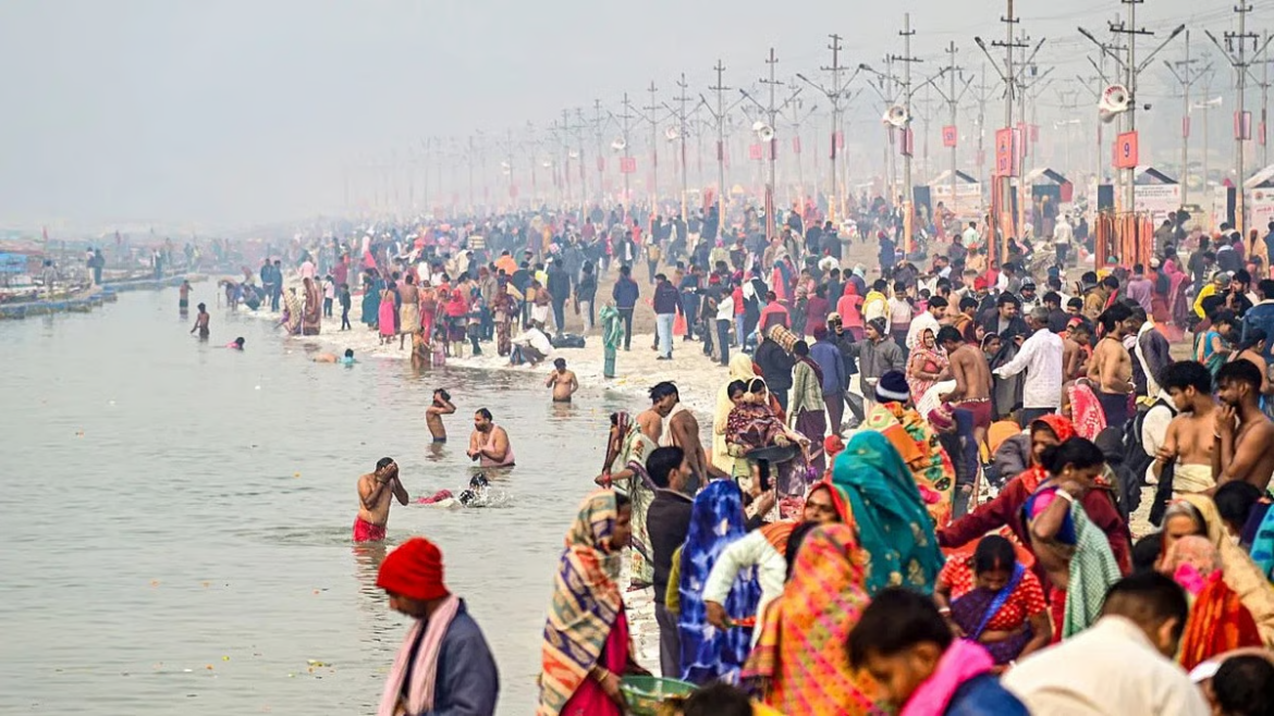 श्रद्धालुओं के सैलाब के बीच हरिद्वार पुलिस अलर्ट, सुरक्षा और यातायात व्यवस्था पर विशेष निगरानी