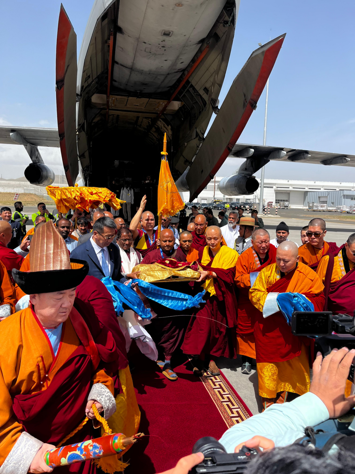 वायु सेना ने विशेष अभियान में भगवान बुद्ध के पवित्र अवशेषों को दिल्ली से मंगोलिया पहुंचाया