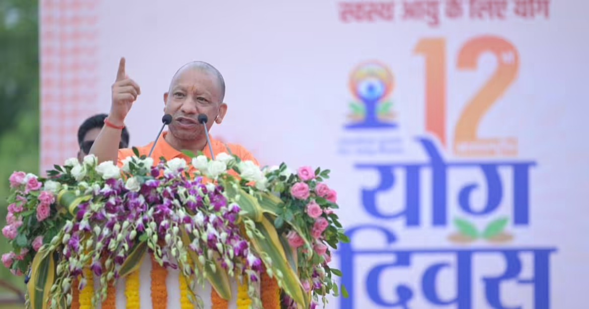 योग भारत की विरासत, स्वस्थ शरीर ही स्वस्थ राष्ट्र का आधार: योगी