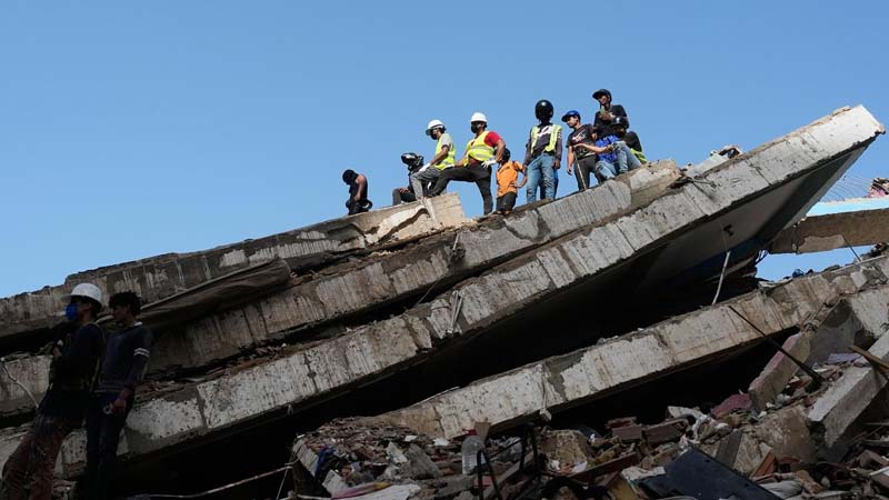 वेनेजुएला भूकंप: मरने वालों की संख्या 920 पहुंची, 50,000 से अधिक लापता