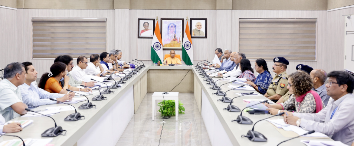विकास कार्यों में गुणवत्ता से समझौता नहीं, लापरवाही पर होगी एफआईआर : योगी