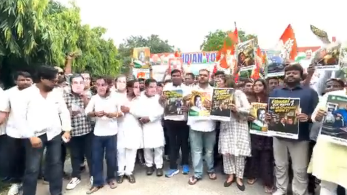 युवा कांग्रेस ने एथनॉल नीति को बताया बड़ा घोटाला, किया प्रदर्शन