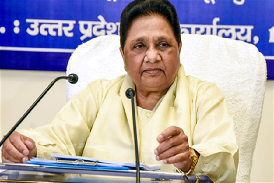 धर्म का राजनीतिकरण और राजनीति का अंध धर्मीकरण न हो: मायावती