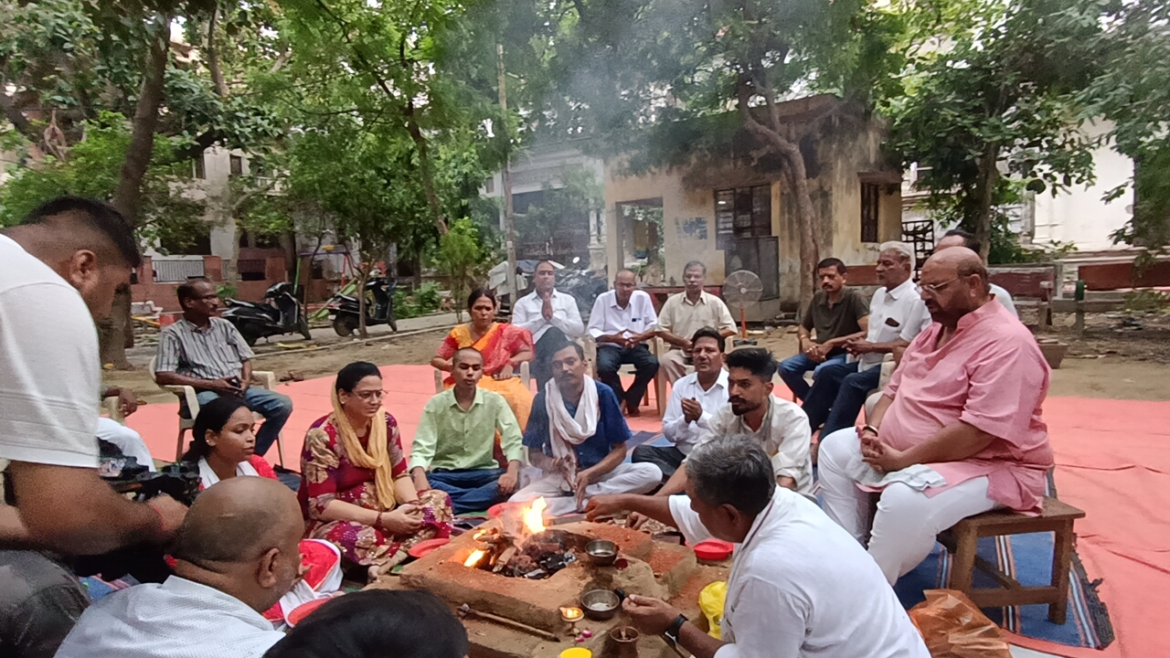 चढ़ावा चोरी की घटना से आहत कारसेवकों ने किया शत्रु हंता यज्ञ