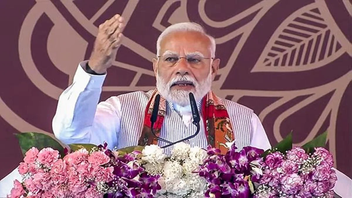 काशी में विश्वस्तरीय अवसंरचना सुविधाओं के विकास के लिए हम प्रतिबद्ध हैं:मोदी