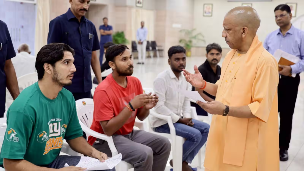पदक जीतिए, सरकारी नौकरी में मिलेगी प्राथमिकता: योगी