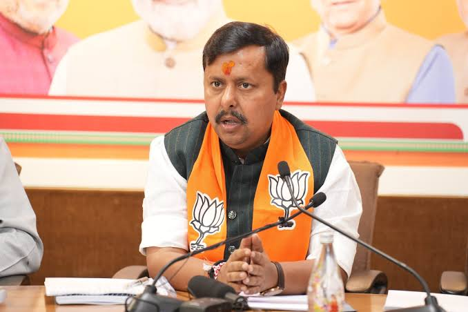 देश की जनता देख रही है कि संसद में चर्चा से कौन भाग रहा है: नवीन