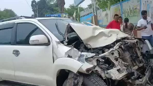 नीलगाय से टकराई सपा विधायक इंद्राणी वर्मा की कार, बड़ा हादसा टला; सभी सुरक्षित